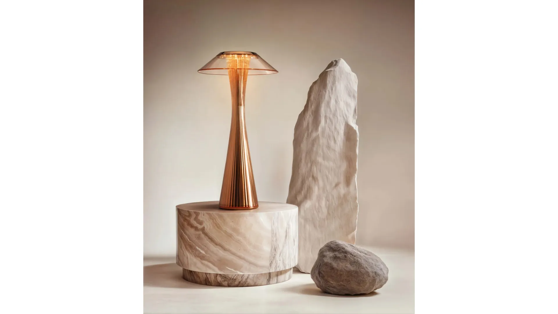 Lampada da tavolo Space di Kartell