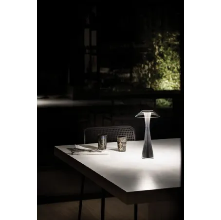 Lampada da esterno in plexiglas Space Outdoor di Kartell