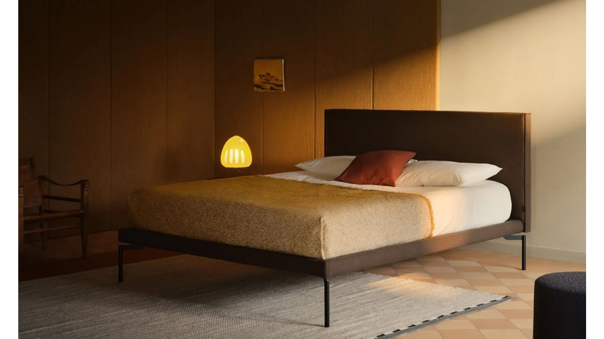 Letto con testiera imbottita Metropolitan di Bolzan Letti