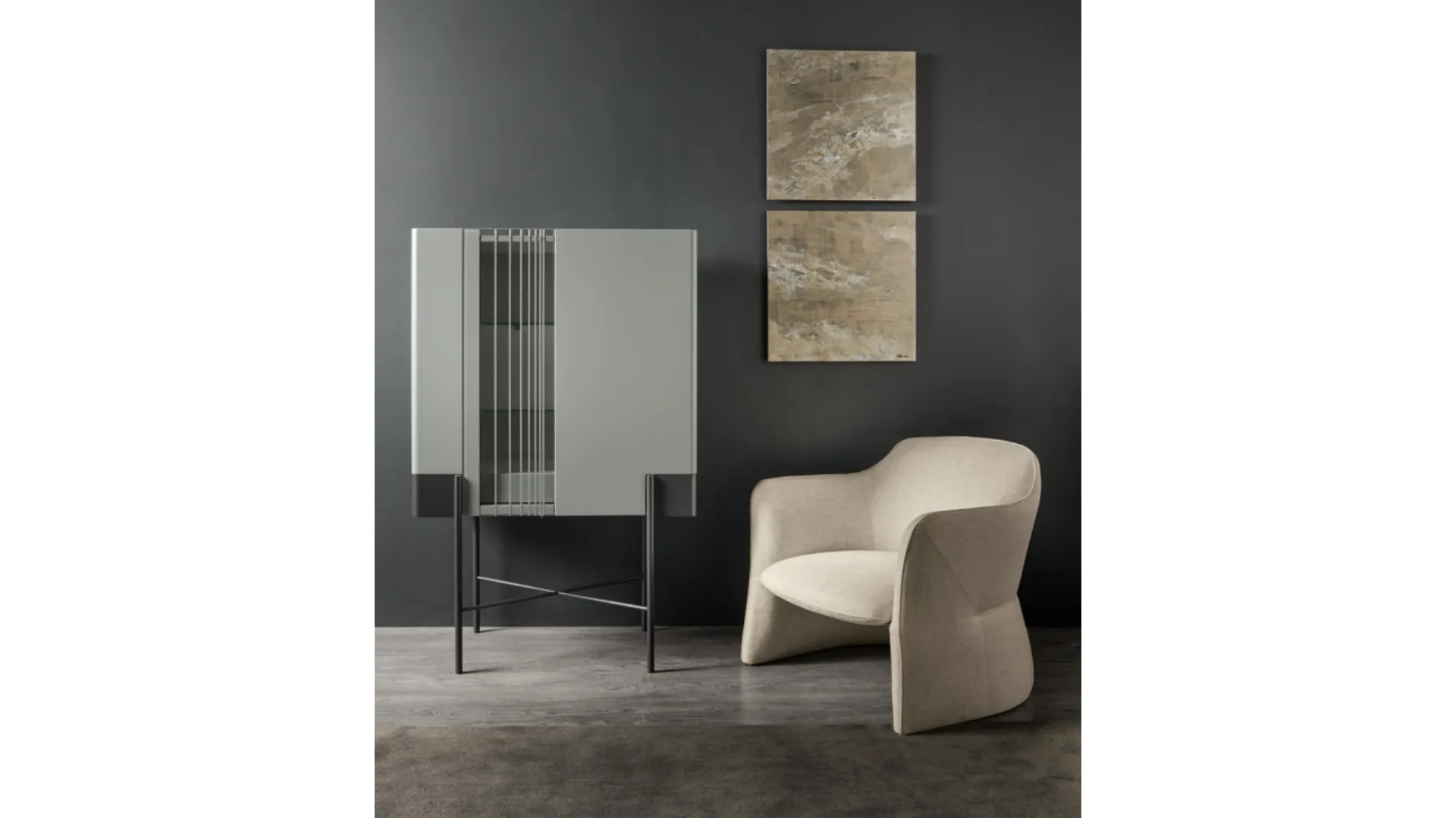 Madia Alta con ante in laccato e vetro serigrafato e struttura in metallo Valley Cabinet di Cantori
