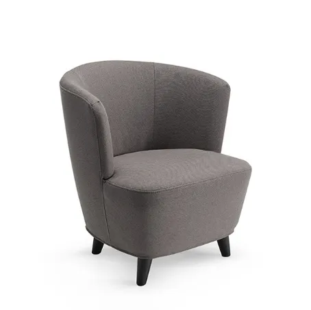 Poltroncina in tessuto con piedini in legno Flora di Rosini Night