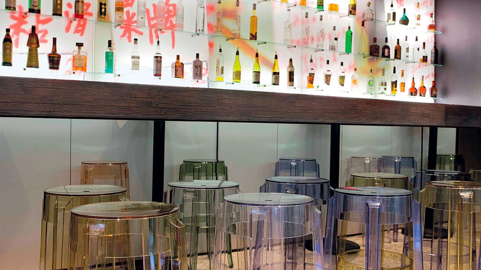 Sgabello Charles Ghost Stool di Kartell