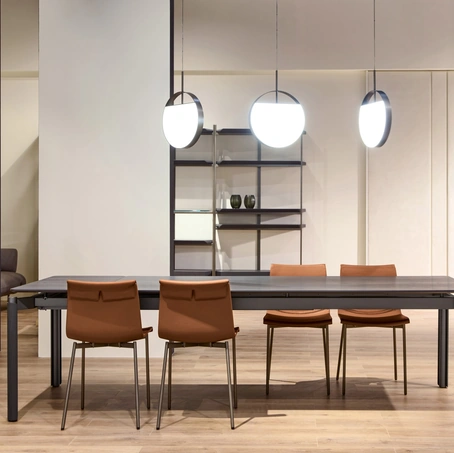 Sedia in pelle Circe di Cantori