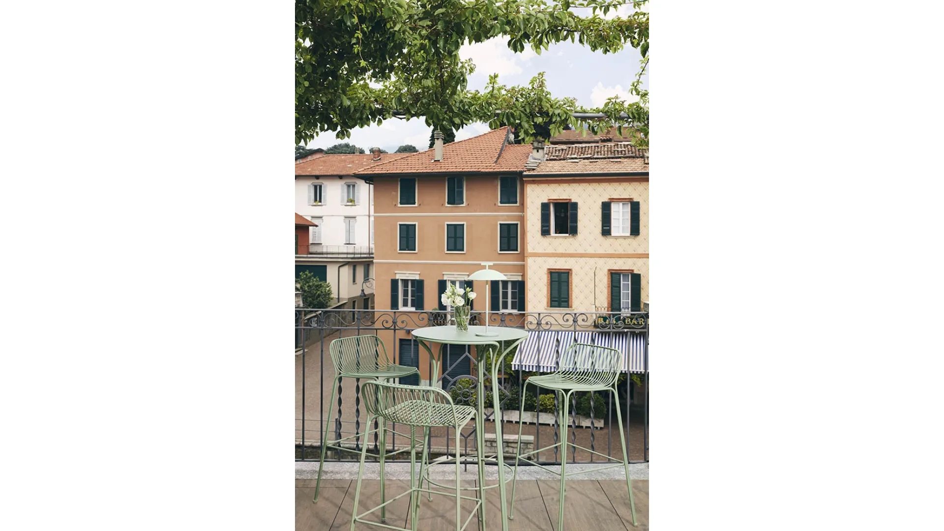Sgabello e Tavolino Hiray di Kartell