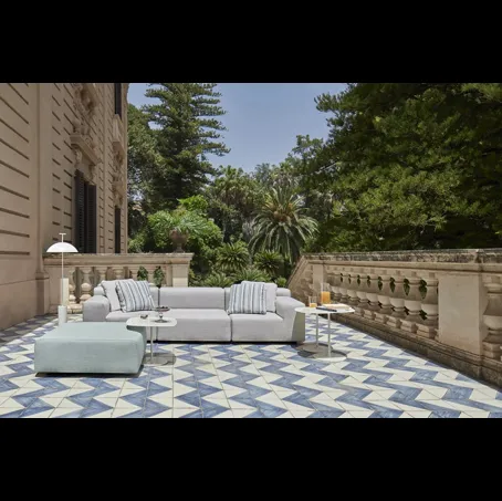 Divano e Pouf Pastics Outdoor di Kartell